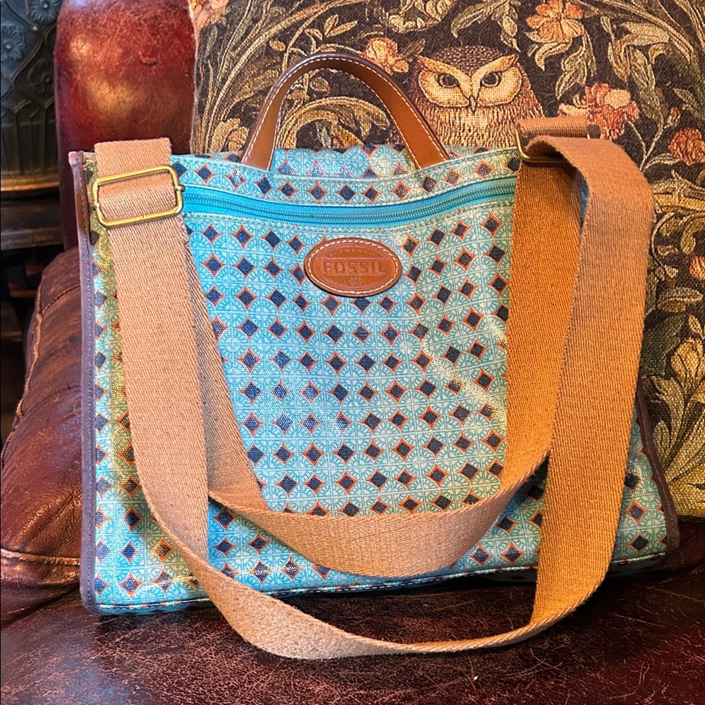 Waterproof Teal and Blue messenger bag from Fossil - Picture 2 of 6